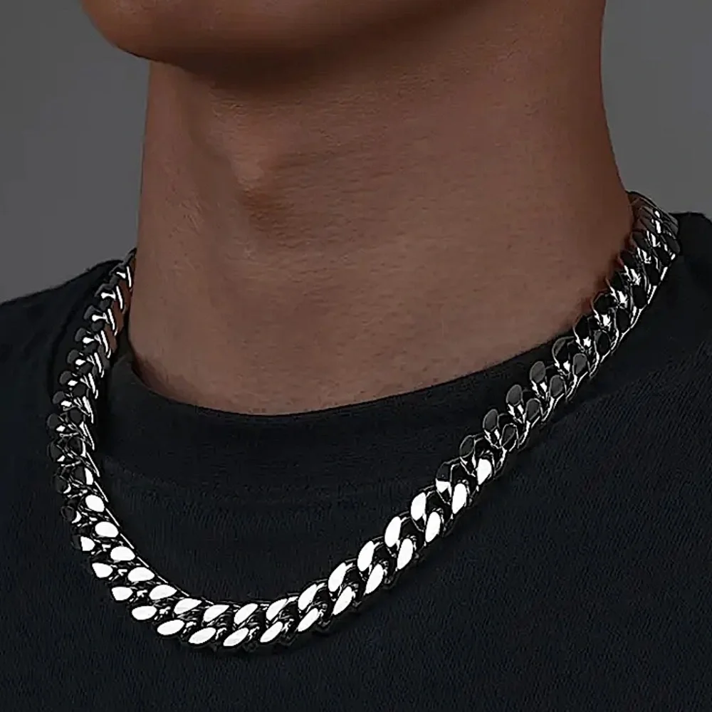 Stainless steel 8mm chain link necklace.